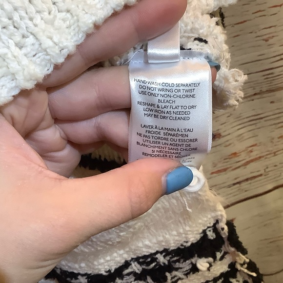 NEW Anthropologie Ivory Margot Fringe Bohemian Poncho Sweater - size XS/S - Picture 6 of 7